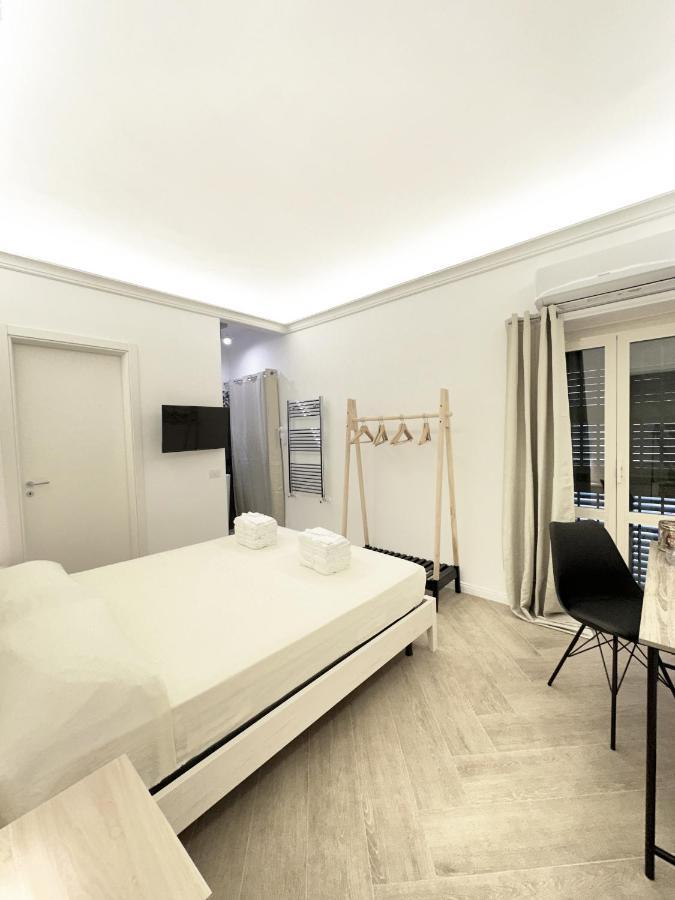 Vicki Vomero Rooms - Napoli Buitenkant foto